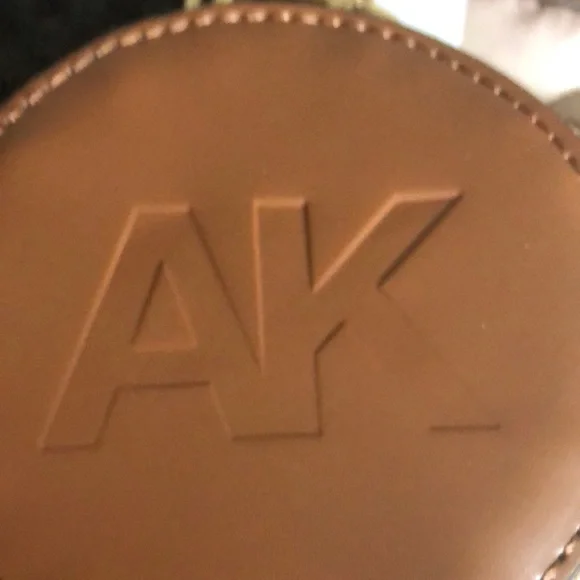 Women’s Anne Klein Beige 2-Pieces Wristlet With Coins Case NWOT - Picture 9 of 13